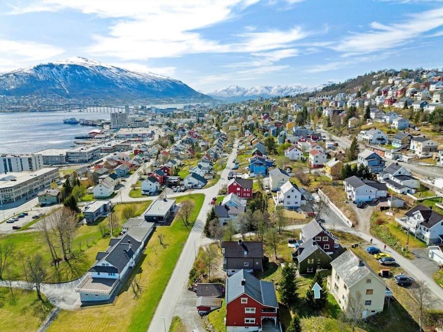 Cozy Little House In Tromso City エクステリア 写真